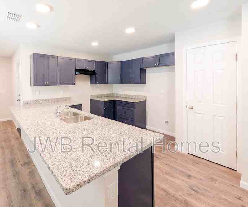 9007 Cocoa Ave - Photo 2 of 18