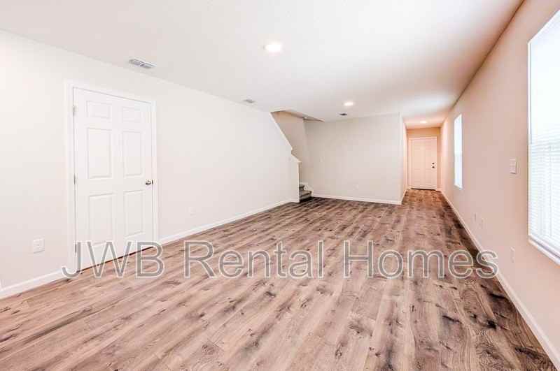 9007 Cocoa Ave - Photo 5 of 18