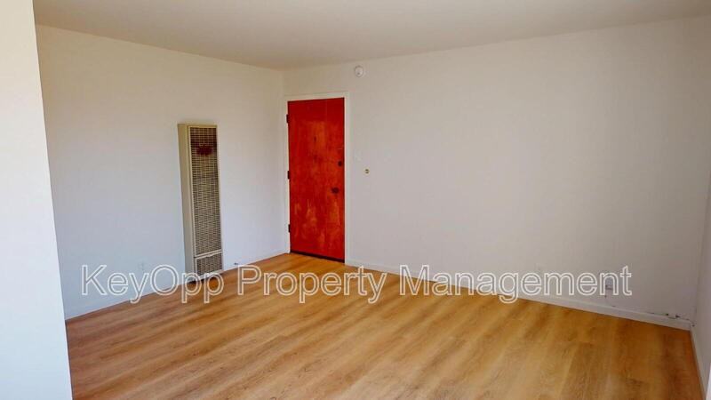 465 10th Ave #6 - Photo 2 of 20