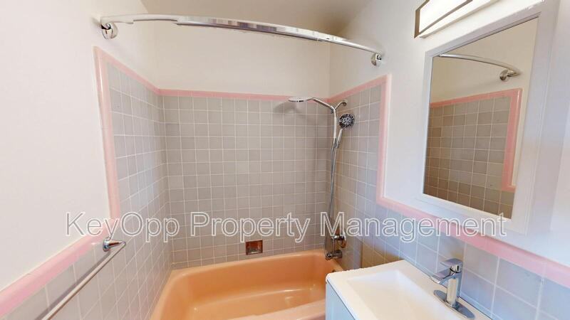 465 10th Ave #6 - Photo 4 of 20