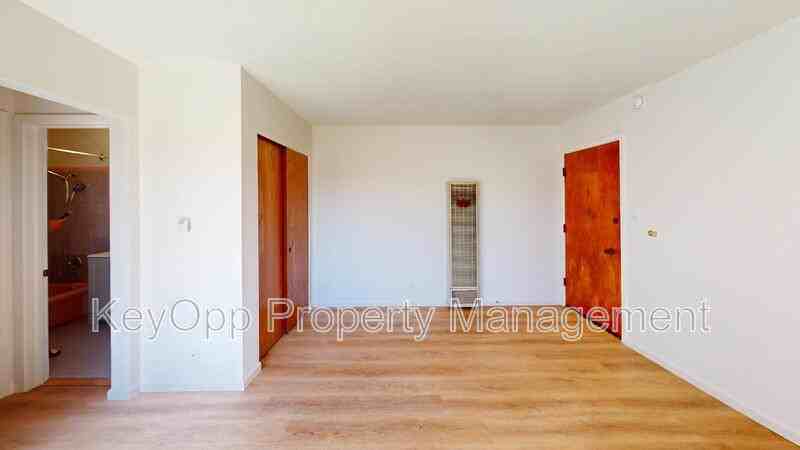 465 10th Ave #6 - Photo 5 of 20