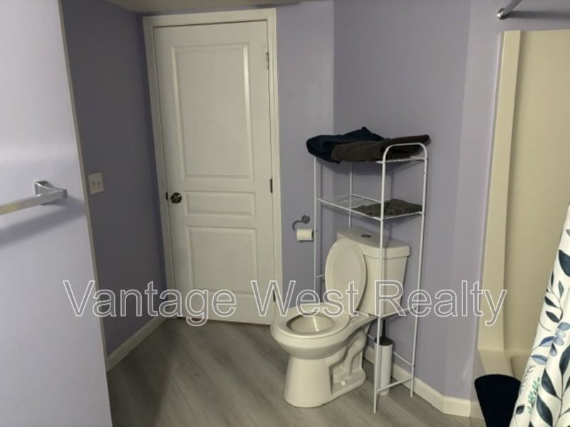 301 Houghton Crt - Photo 3 of 16