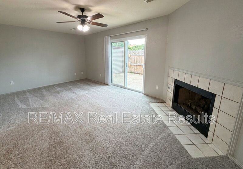 412 N 37th St #B - Photo 5 of 15