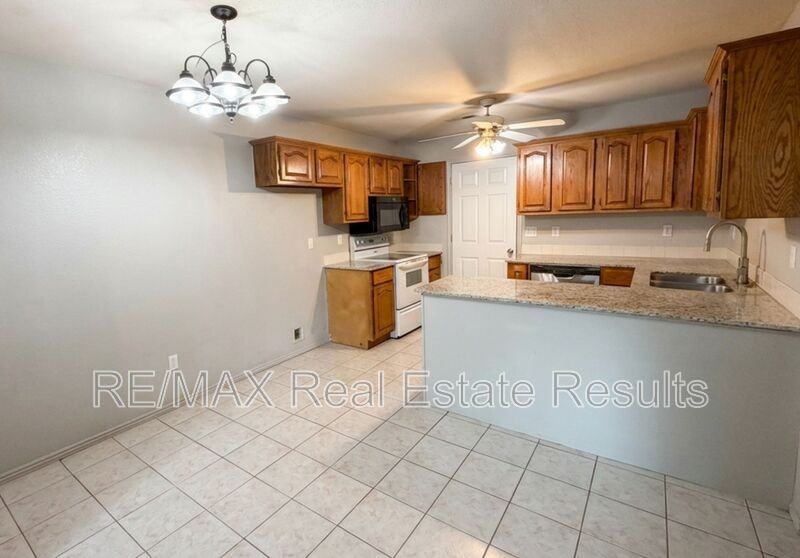 412 N 37th St #B - Photo 7 of 15