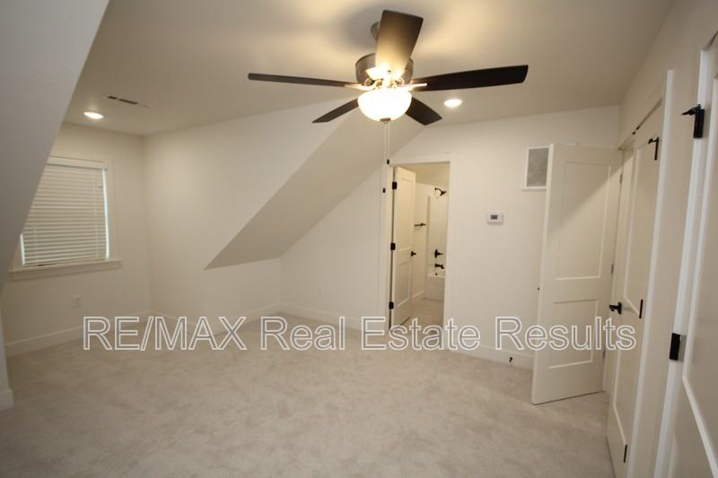 1900 W Saddlebrook Ln - Photo 3 of 19