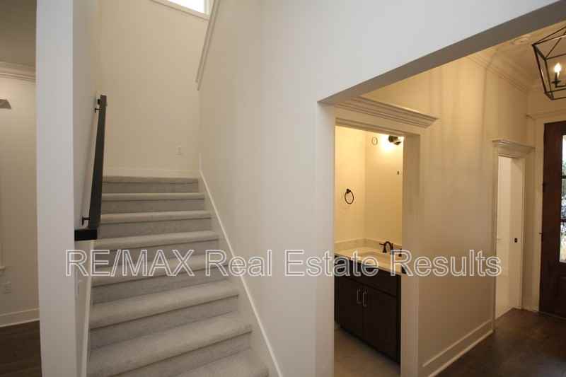 1900 W Saddlebrook Ln - Photo 4 of 19