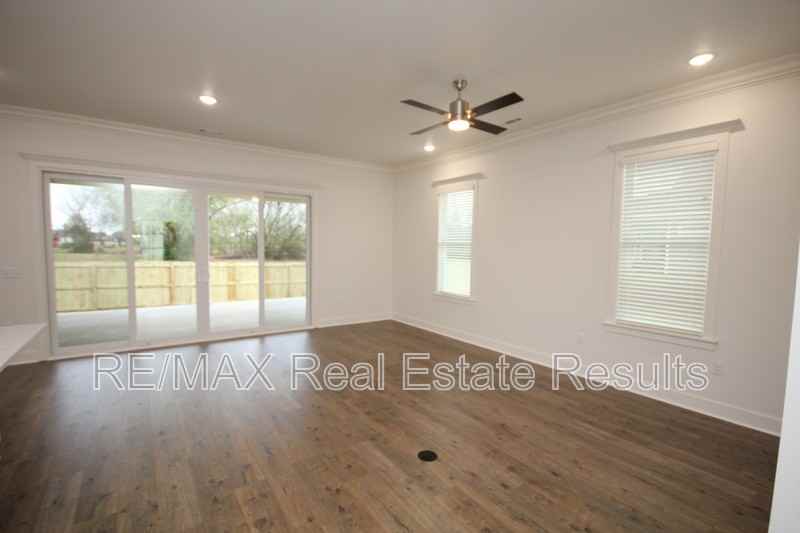 1900 W Saddlebrook Ln - Photo 7 of 19