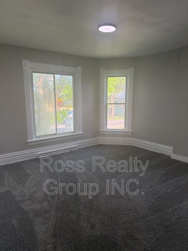 148 Gibbons St - Photo 4 of 12