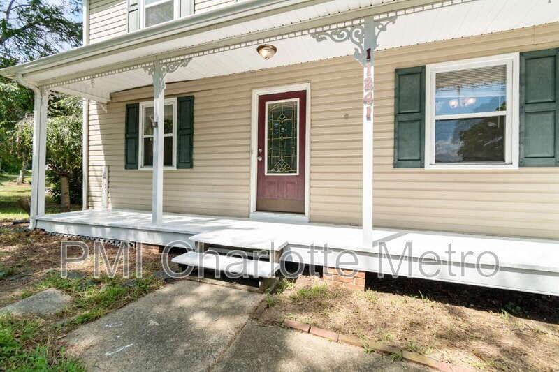 11241 Kingfisher Dr - Photo 2 of 25