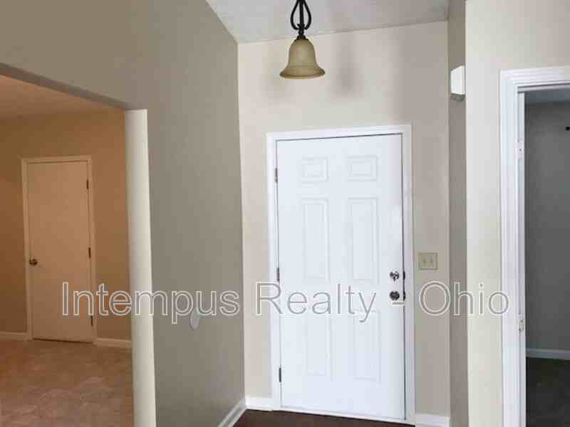 129 Lofton Cir - Photo 3 of 36