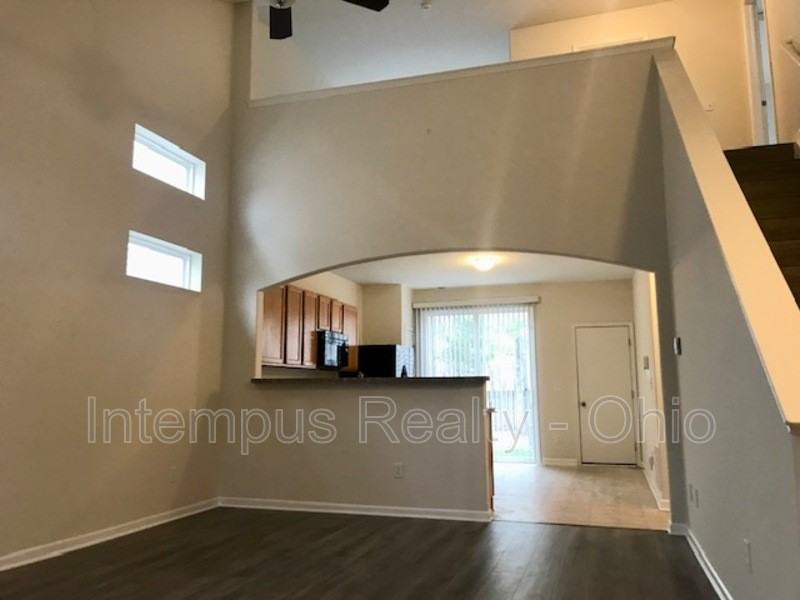 2844 Hillstone St - Photo 3 of 48