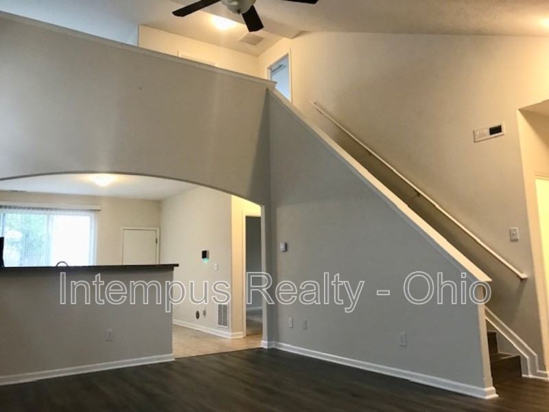 2844 Hillstone St - Photo 5 of 48