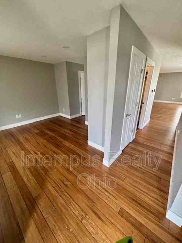 1482 Geranium Dr - Photo 4 of 39