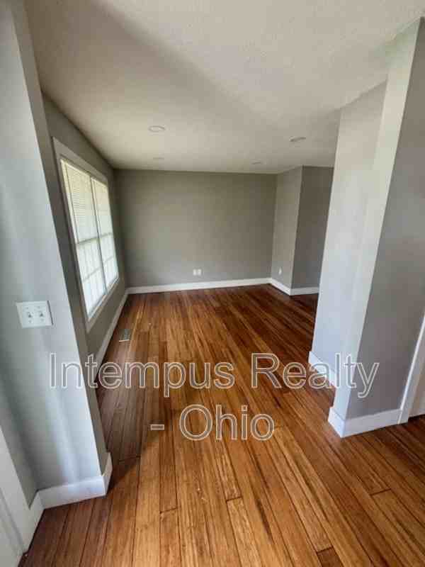 1482 Geranium Dr - Photo 5 of 39