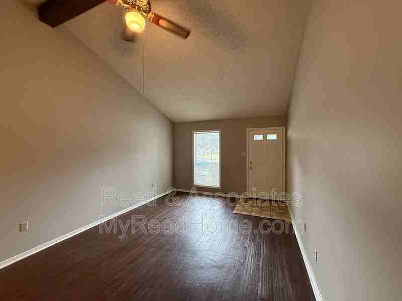7004 Wesley Ct - Photo 6 of 13