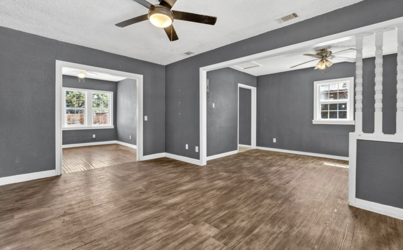 2215 20th St - Photo 2 of 5