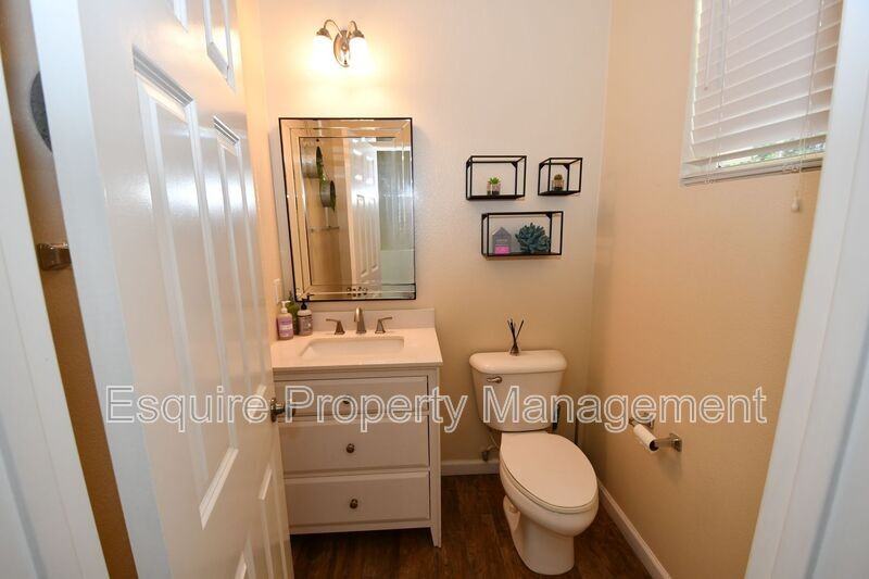 371 Huerta St - Photo 3 of 31