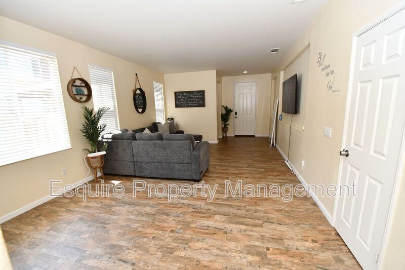 371 Huerta St - Photo 6 of 31