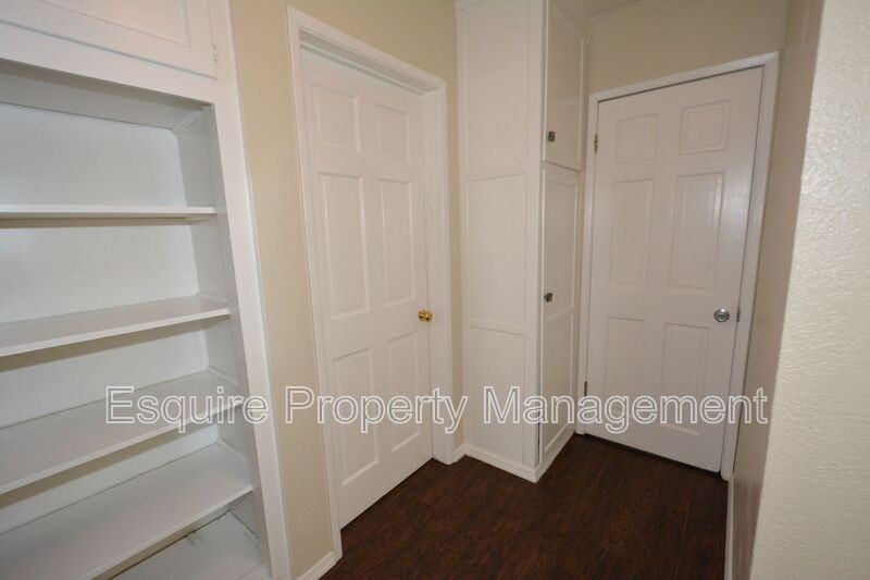 165 Wilson Ave - Photo 6 of 18