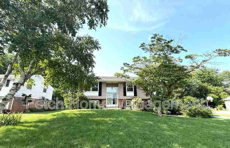 417 Surrey Dr - Photo 2 of 37