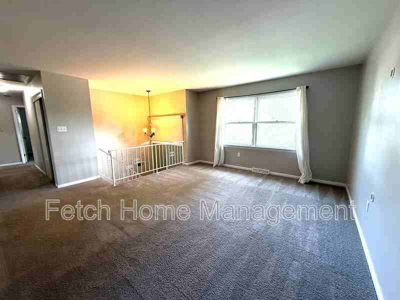 417 Surrey Dr - Photo 3 of 37