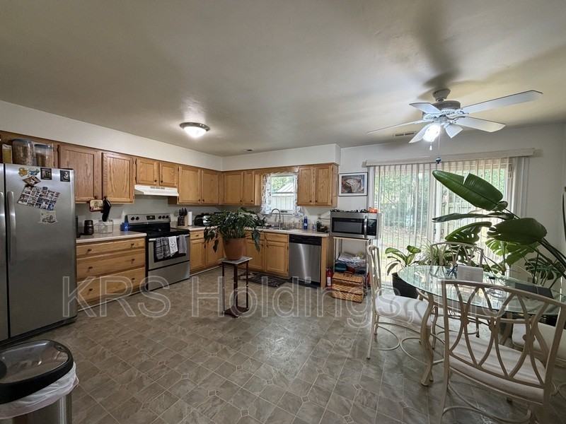 416 Hill Meadow Dr - Photo 3 of 10