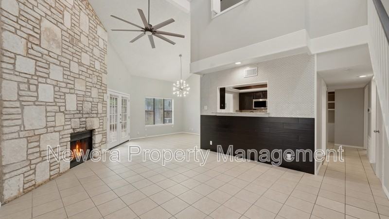 8515 Echo Creek Ln - Photo 3 of 9