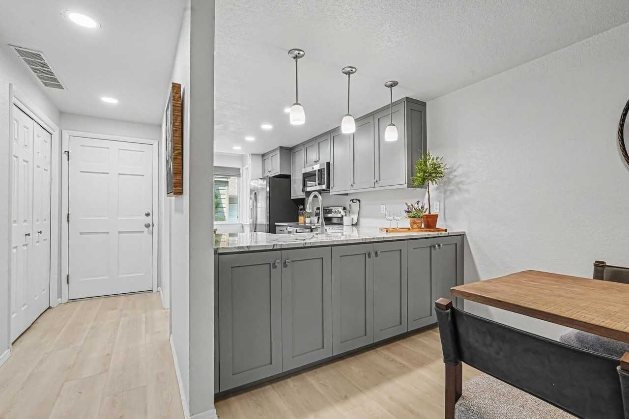 1924 S Teal Ln - Photo 7 of 32