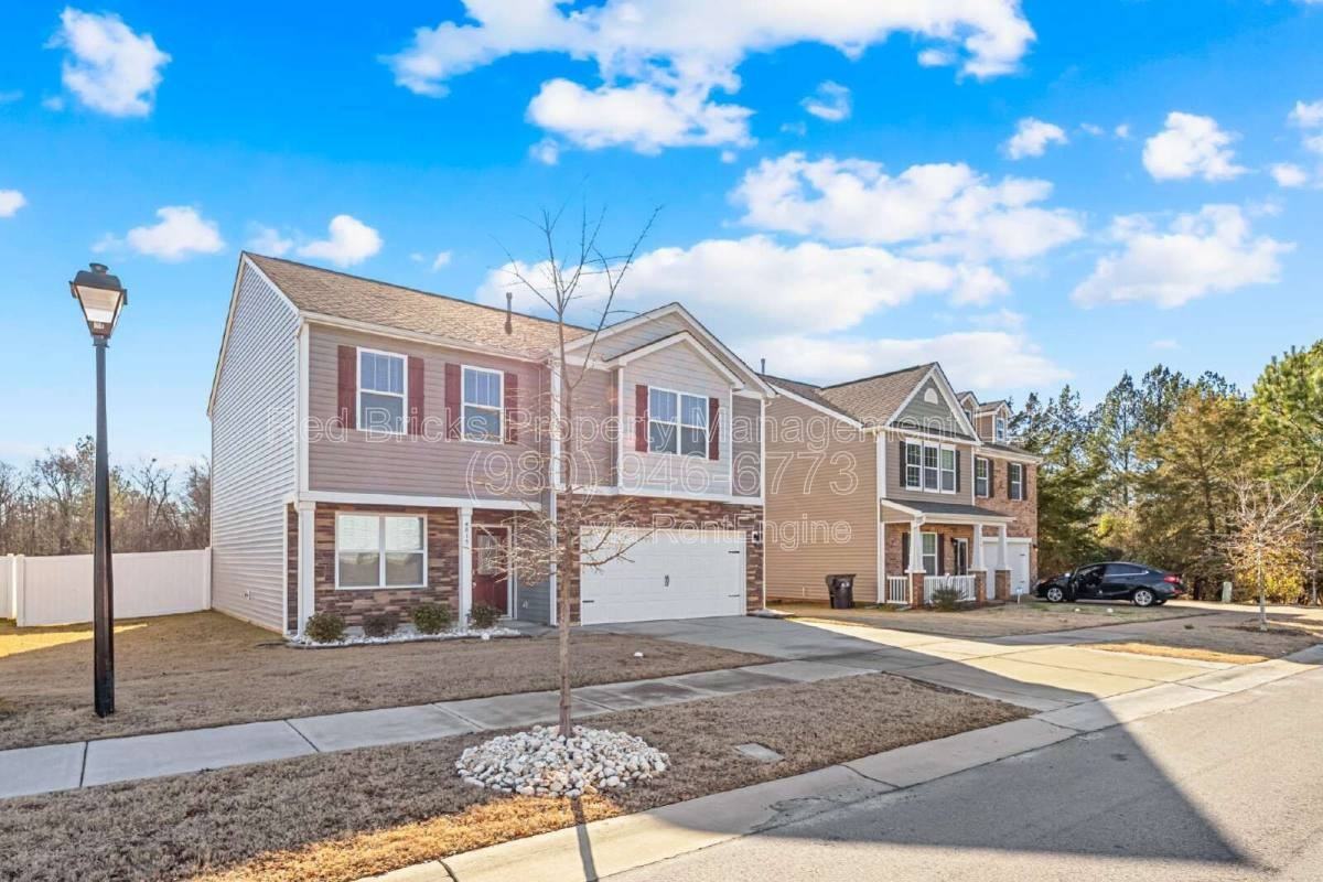4015 Meadow Green Dr - Photo 2 of 10
