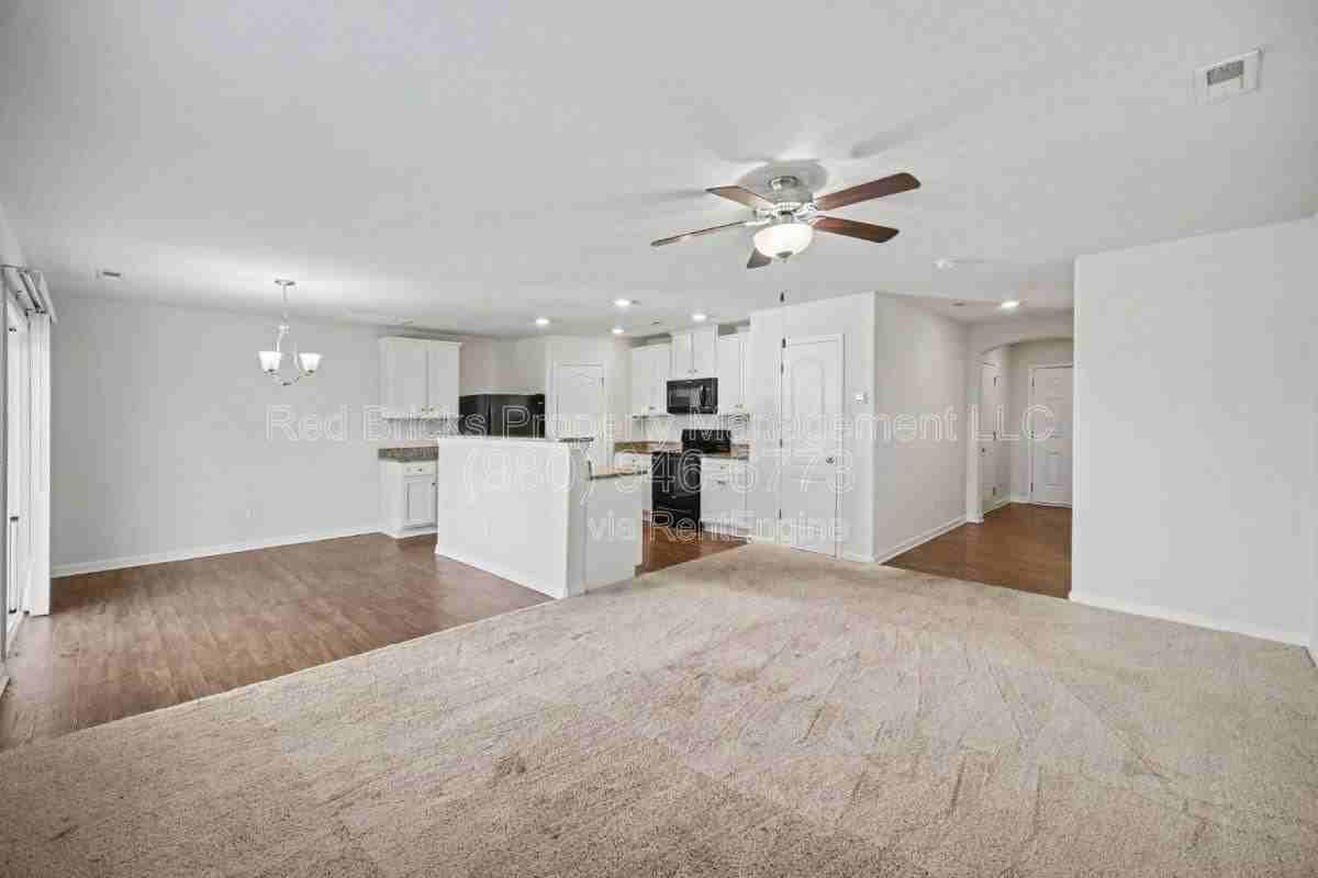 N Longsford Cir - Photo 7 of 10