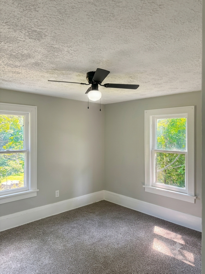4028 Harper Ave - Photo 4 of 10