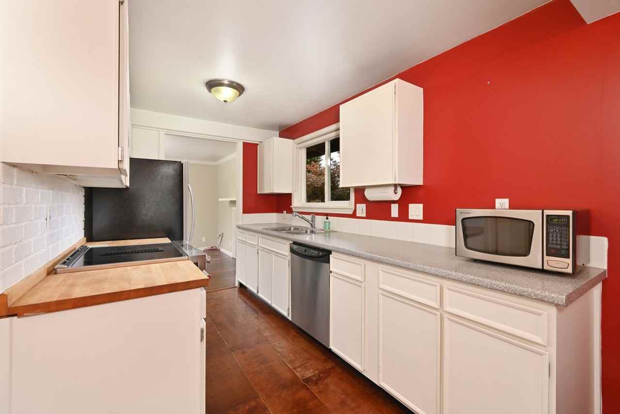5008 Puget Blvd Sw - Photo 6 of 29