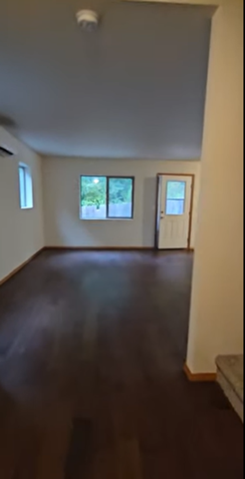 435 Ne Inspiration St - Photo 3 of 40