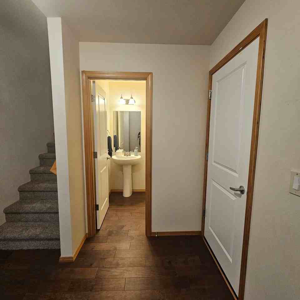 435 Ne Inspiration St - Photo 5 of 40