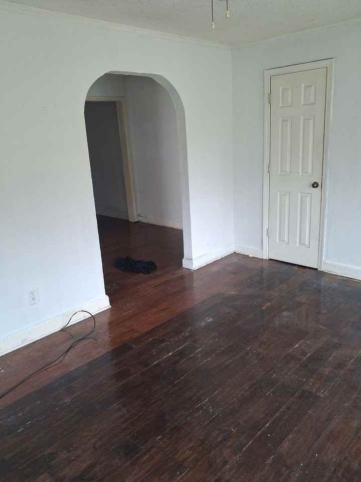 166 Eastview Dr - Photo 4 of 6