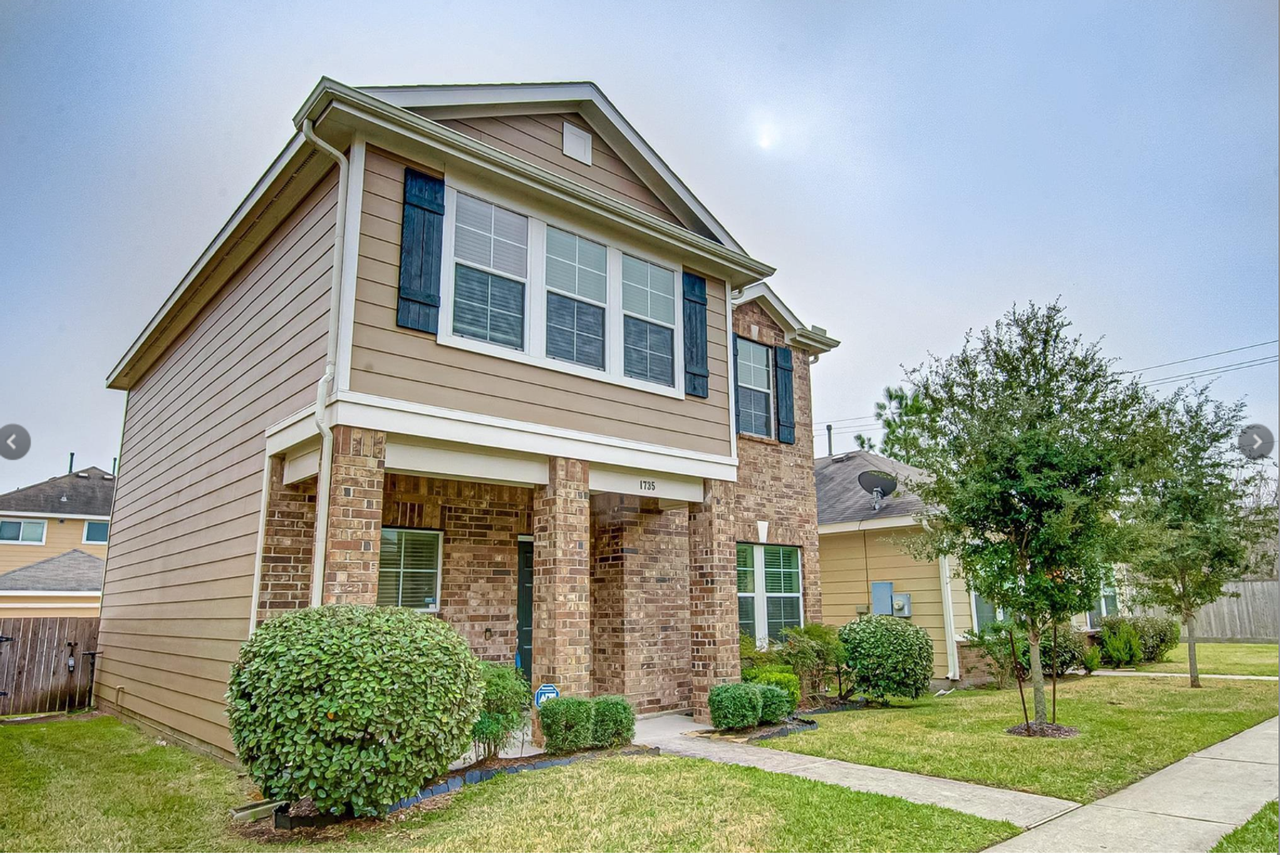 1735 Nichole Woods Dr - Photo 3 of 14