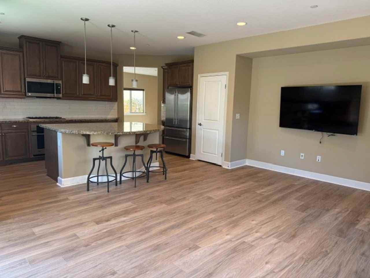 7036 Baneberry Ave - Photo 3 of 17