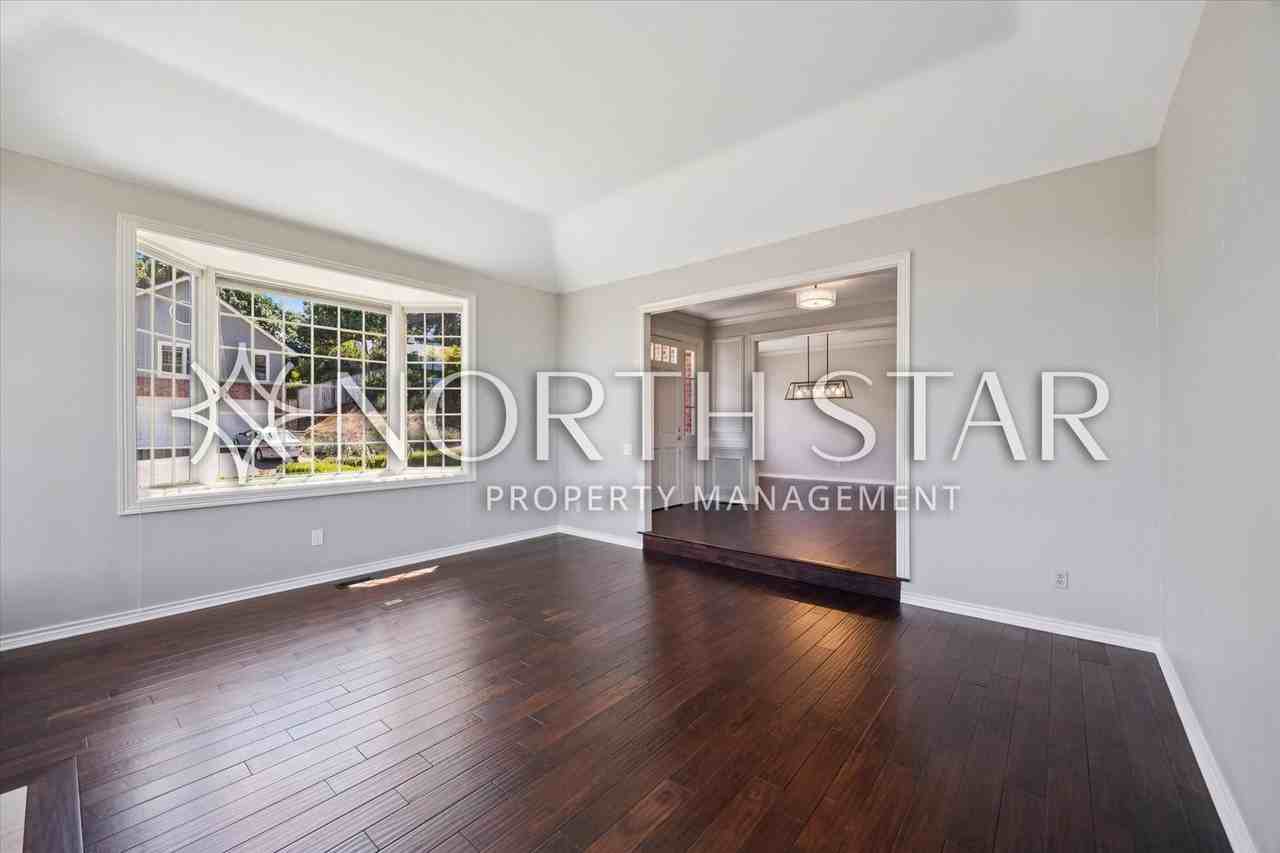 2055 Ridge Pointe Dr - Photo 6 of 40