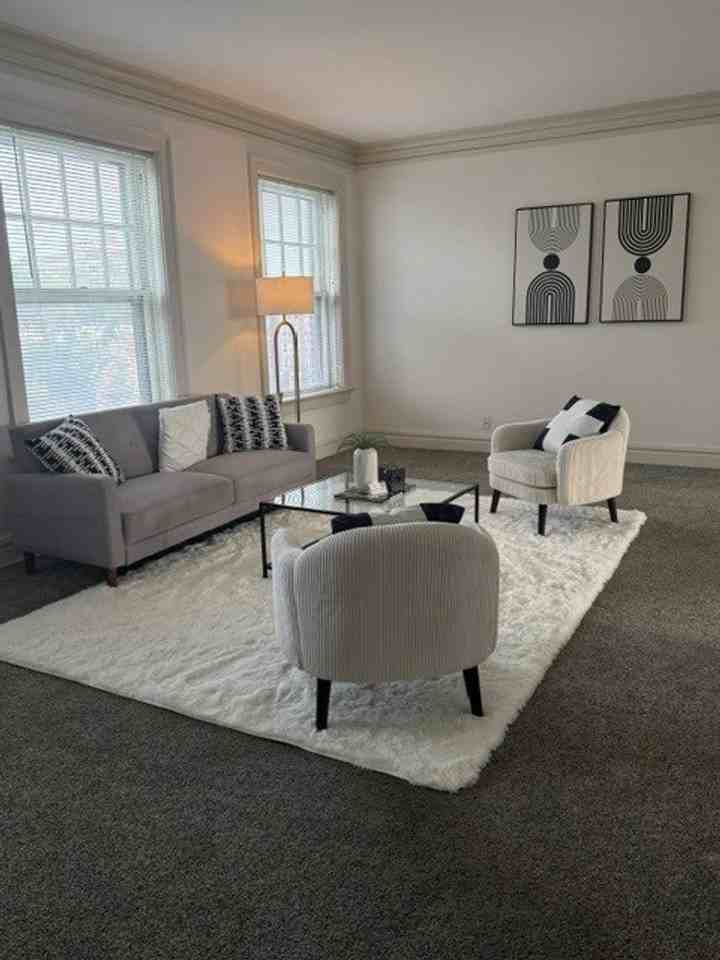 329 Belt Ave - Photo 4 of 21