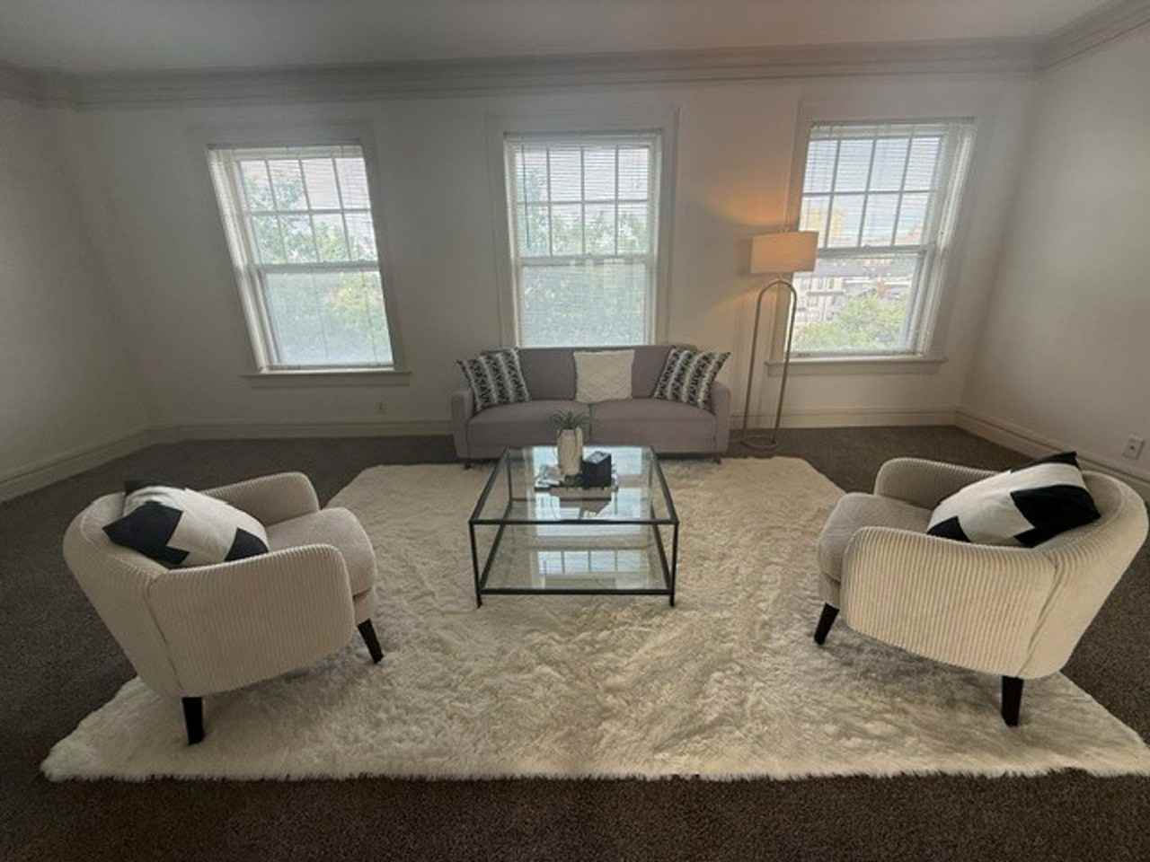 329 Belt Ave - Photo 5 of 21