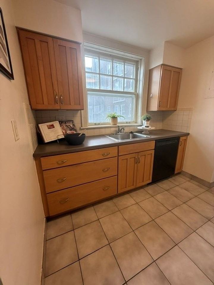 329 Belt Ave - Photo 7 of 21