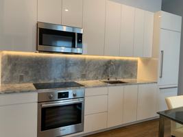 featured image of 987 Queen St #804