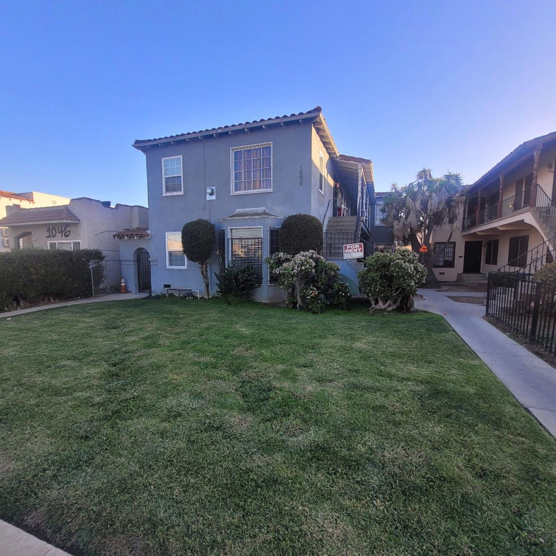 1050 W 84th Pl