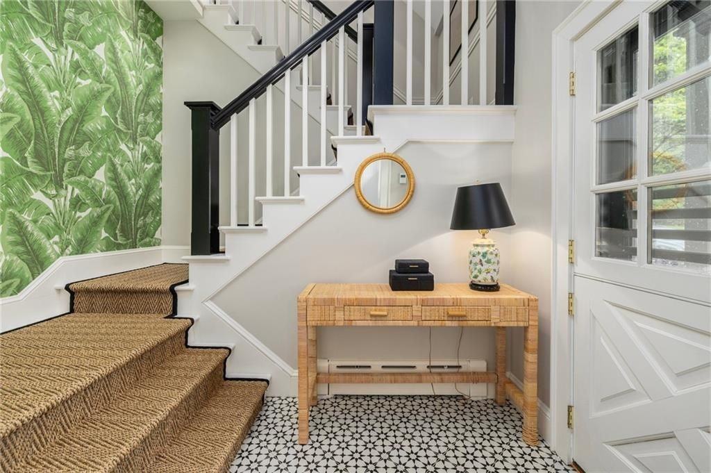 33 Beacon Hill Rd - Photo 2 of 34