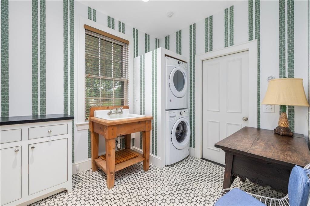 33 Beacon Hill Rd - Photo 5 of 34