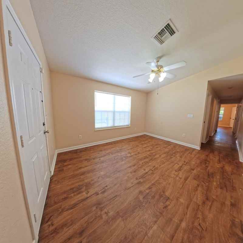 5560 61st St N - Photo 2 of 7