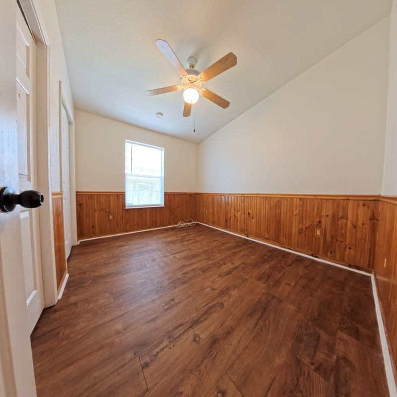5560 61st St N - Photo 5 of 7