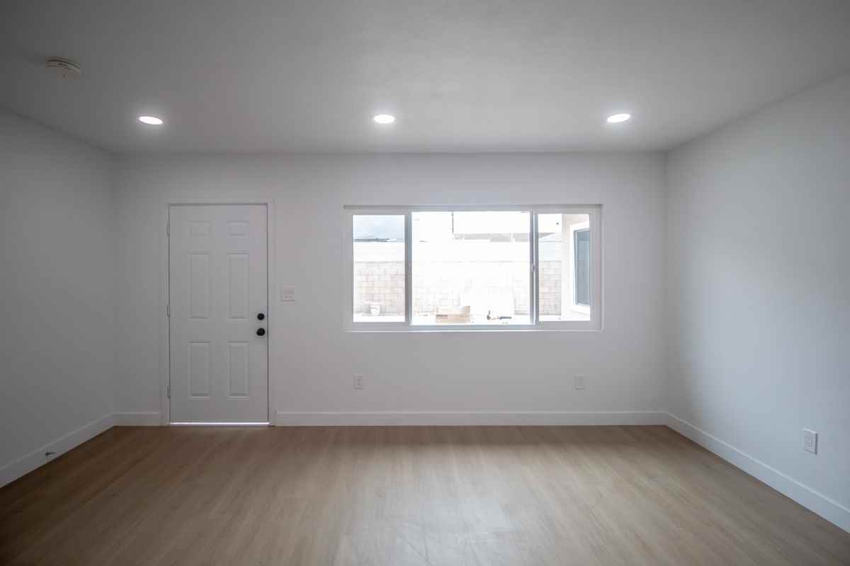 2212 Continental Ave ##B - Photo 3 of 14