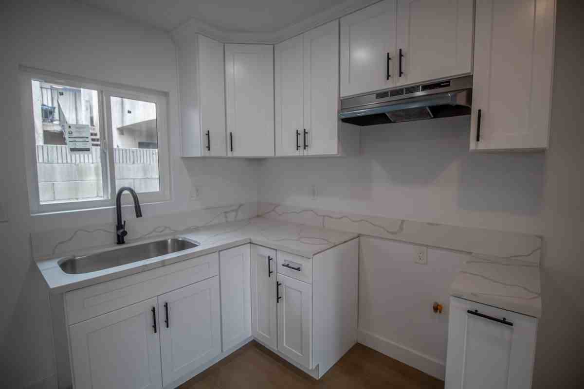 2212 Continental Ave ##B - Photo 6 of 14