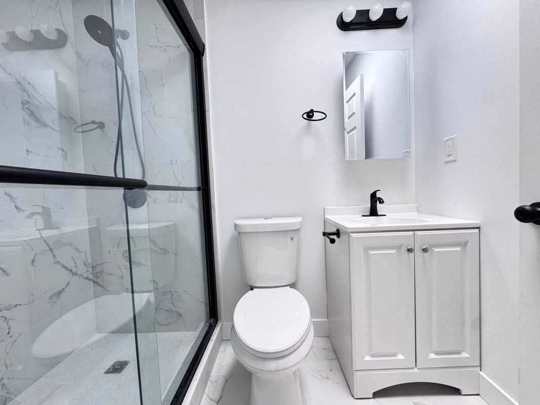 2218 Continental Ave - Photo 3 of 12